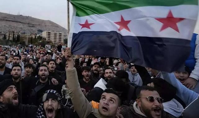 Suriye&#039;de yeni hükümet, anayasayı ve parlamentoyu askıya aldı