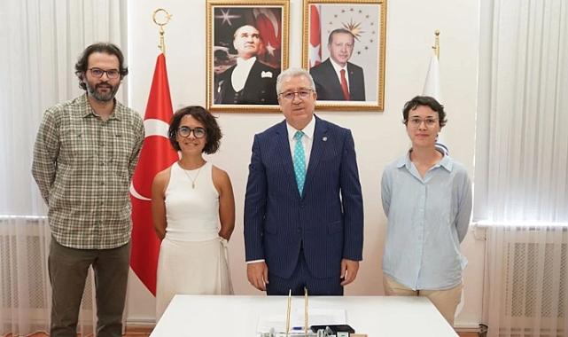 Türk Bilim Adamları Ay ve Mars&#039;ta Domates Üretimini Amaçlıyor