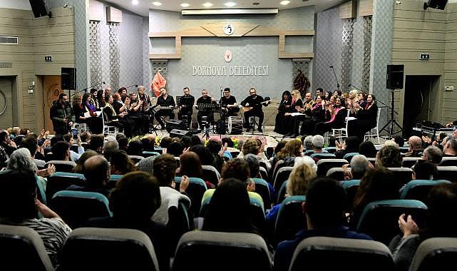 "Türkülerle Barış" İzmir Barosu’ndan unutulmaz gece