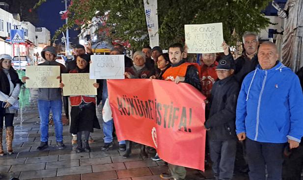 Vatandaş sokakta: “Gel de Sen Yaşa Asgari” eylemi