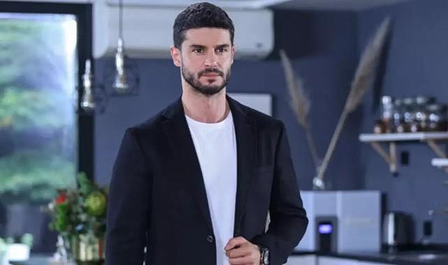 Yeni rolu için 20 kilo alan Berk Oktay&#039;ın son hali şaşkına çevirdi