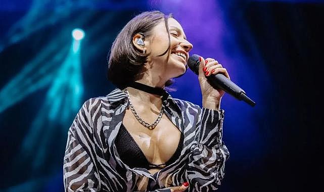 Zeynep Bastık&#039;tan 18 yaş paylaşımı: &quot;Saç rengimi değiştirmek isterdim&quot;