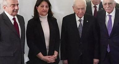 Ahmet Türk görüşmede MHP lideri Bahçeli'ye kehribar tespih hediye etti