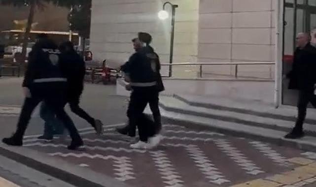 Akhisar&#039;da 4 ayrı evde hırsızlık yapan şüpheliler tutuklandı