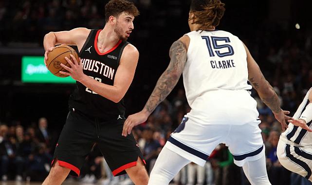 Alperen Şengün&#039;e rakibinden İzmir Marşı jesti