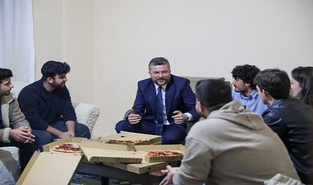 Başkan Görkem Duman öğrenci evine misafir oldu