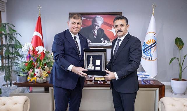 Başkan Tugay&#039;dan sağlıklı ve planlı kentleşme mesajı