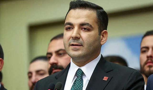 Başlık: CHP Gençlik Kolları Başkanı Cem Aydın Serbest Bırakıldı, İmamoğlu Hakkında Soruşturma Başlatıldı