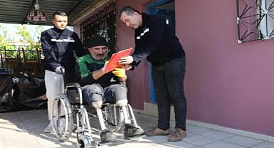 Bayraklı Belediyesinden engelli vatandaşlara tekerlekli sandalye