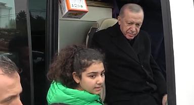 Cumhurbaşkanı Erdoğan'ı görünce ''Evim yok'' diye seslenmişti! O kadınla ilgili valilikten açıklama