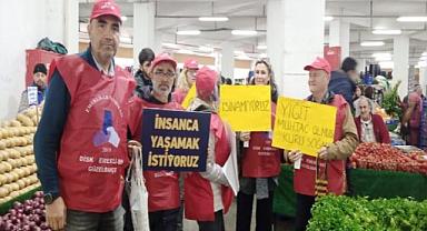 Emeklilerden ilginç protesto: Emekliler, pazarda boş file ile dolaştı