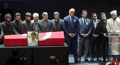 Ferdi Tayfur'un cenaze töreninde ortalık karıştı!