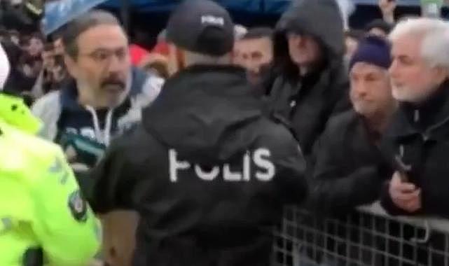 Ferdi Tayfur&#039;un cenazesiyle ilgili yeni gelişme: Ünlü oyuncuyu yaka paça dışarı atmak istediler!