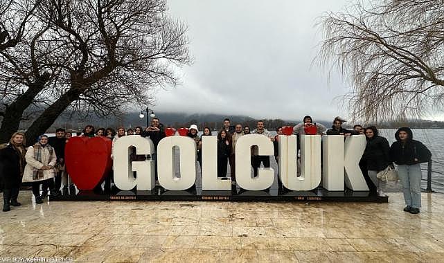 Gençler İzmir&#039;i keşfediyor