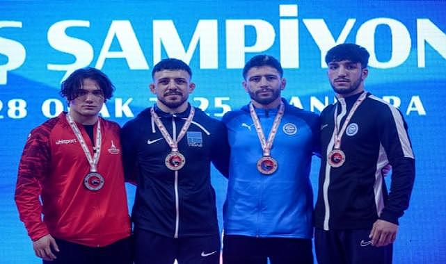 İzBB&#039;nin güreş takımından büyük gurur: Başkentten madalyalar ile döndüler