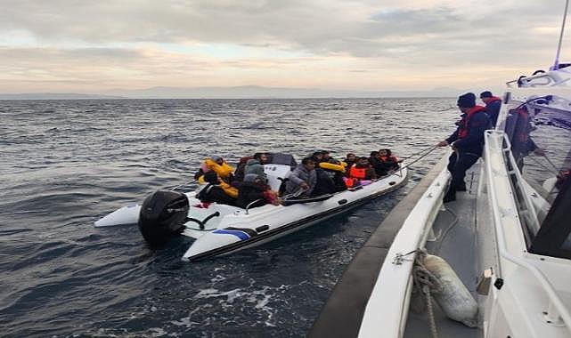 İzmir açıklarında göçmen hareketliliği: 32 göçmen ve 1 göçmen kaçakçısı yakalandı
