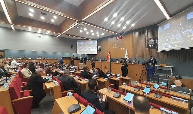 İzmir Büyükşehir Meclisi, İZULAŞ İçin 700 Milyon TL Sermaye Artışı Onayladı