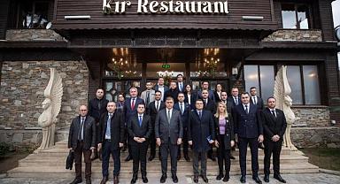 "İzmir'in ana arterlerini yenileyeceğiz"