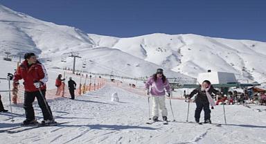 İzmir’in kayak merkezine kilit: Bozdağ’da kayak, kızak ve yürüyüş benzeri tüm aktiviteler yasaklandı