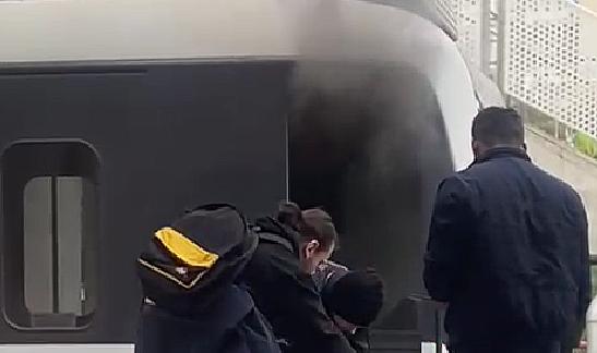 İzmir Metro Yangınında Borak Üyesi Adnan Serhad Yavaş Müdahale Etti