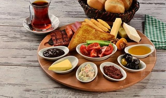 İzmir mi Çeşme mi? 755 TL&#039;lik &quot;mini&quot; kahvaltı şoke etti!