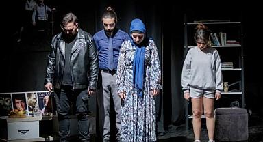 İzmir Tiyatro Durağı' ndan Bir Polisiye Gerilim Daha!