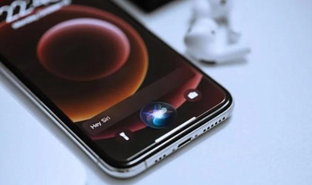 İzmirli avukatlardan Apple&#039;a Siri davası