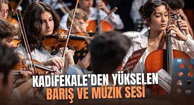 Kadifekale’den yükselen barış ve müzik sesi