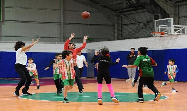 Karşıyakalı aileler basketbol şenliğinde buluştu