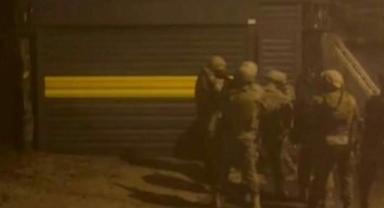 Konak'ta zehir tacirlerine operasyon: Müzisyen, torbacı çıktı, 4 kişi gözaltına alındı