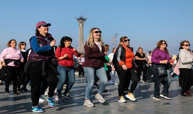 Konak yeni yıla dansla &#039;merhaba&#039; dedi