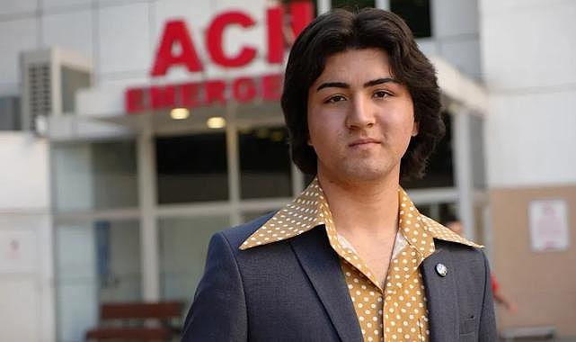 Kur&#039;an-ı Kerim&#039;in üzerine oturup ayağıyla basmıştı: Ferdi Tayfur hayranı tutuklandı!