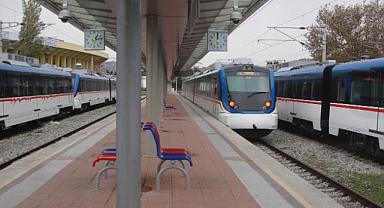 Menemen yönüne giden izbanda intihar girişimi