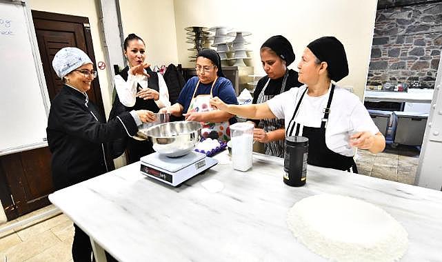 Meslek Fabrikası’nda işitme engellilere yönelik pastacılık kursu açıldı