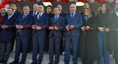 Özgür Özel, Kemalpaşa’daki Okul Açılışında Önemli Açıklamalarda Bulundu