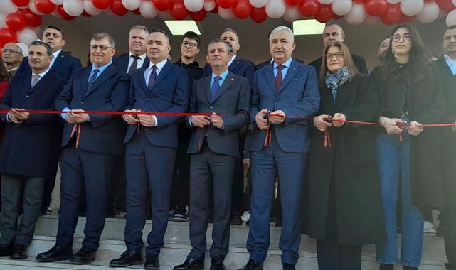 Özgür Özel, Kemalpaşa’daki Okul Açılışında Önemli Açıklamalarda Bulundu
