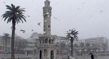 Şemsiyeleri hazırlayın: İzmir'e yağmur geliyor