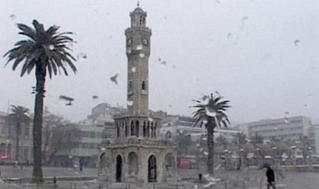 Şemsiyeleri hazırlayın: İzmir&#039;e yağmur geliyor