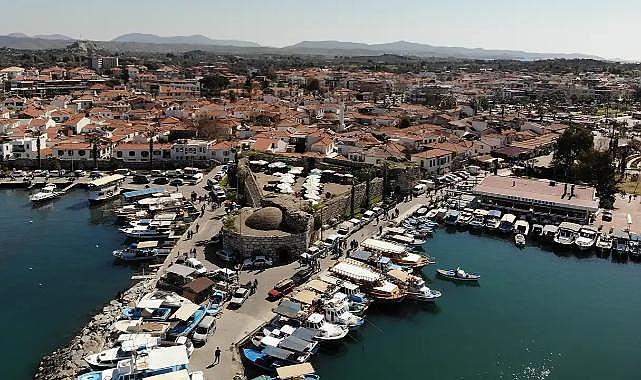 Sığacık&#039;ın tarihi büyüsü: İzmir&#039;deki bu kalenin içinde 500 yıldır hayat devam ediyor