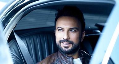 Tarkan "Emmioğlu"nu söylerek Ferdi Tayfur'a veda etti!