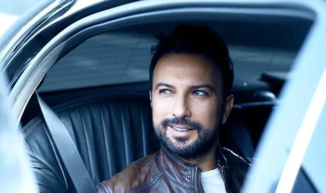 Tarkan &quot;Emmioğlu&quot;nu söylerek Ferdi Tayfur&#039;a veda etti!