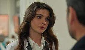 Uzak Şehir&#039;in Alya&#039;sı Sinem Ünsal&#039;ın kardeşi de oyuncu çıktı