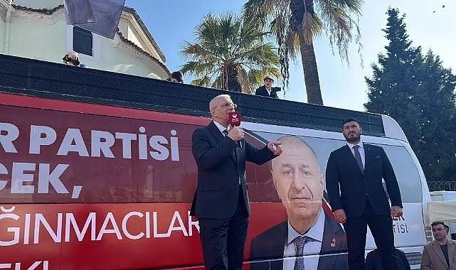 Zafer Partisi İzmir&#039;de Güçlü Bir Miting Düzenledi: &quot;Bir Ümit Gider Binlercesi Gelir!