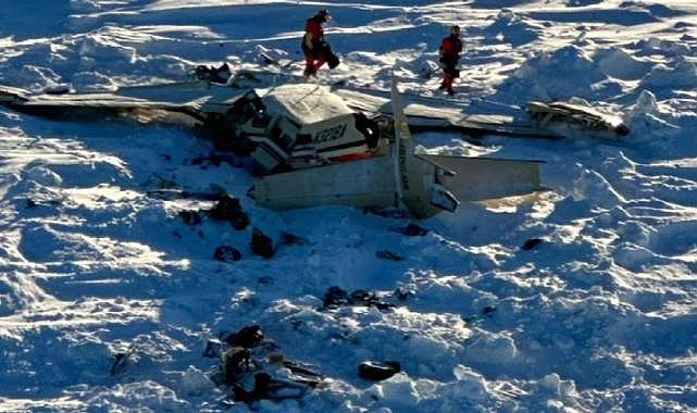 Alaska'da kaybolan uçağın enkazı bulundu: 10 ölü