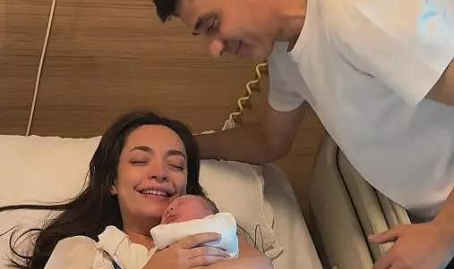 Cansel Elçin ile Zeynep Tuğçe Bayat, oğulları Atlas&#039;a kavuştu