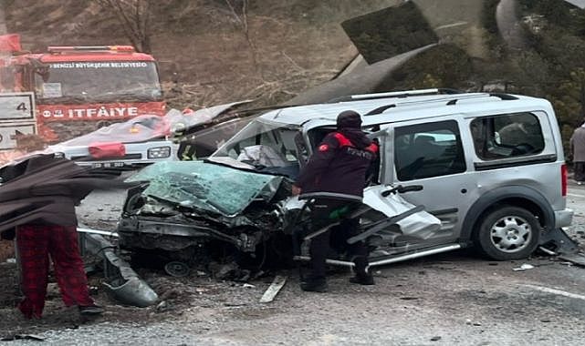 Denizli&#039;de feci kaza: 2 kişi hayatını kaybetti