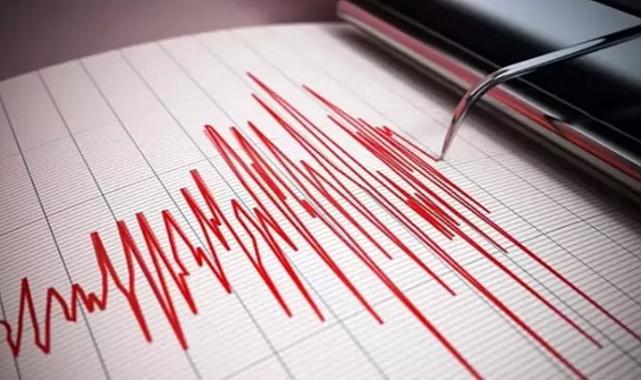 Ege&#039;de kabus devam ediyor: Ege Denizi&#039;nde 4.8 büyüklüğünde deprem