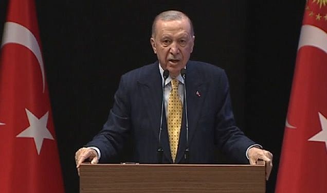 Erdoğan’dan Özel’e ser yanıt: Başkomutan olarak sana sesleniyorum, ayaklarını denk al