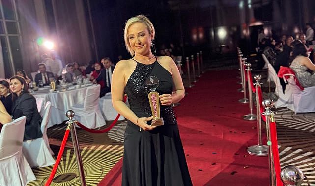 Gamze Demir’e Bakü’de Büyük Onur: International Pearls Awards’tan Çifte Ödül!