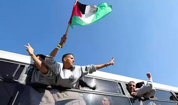 Gazze Ateşkesinde Serbest Bırakılan 15 Filistinli Mahkum Türkiye’ye Ulaştı